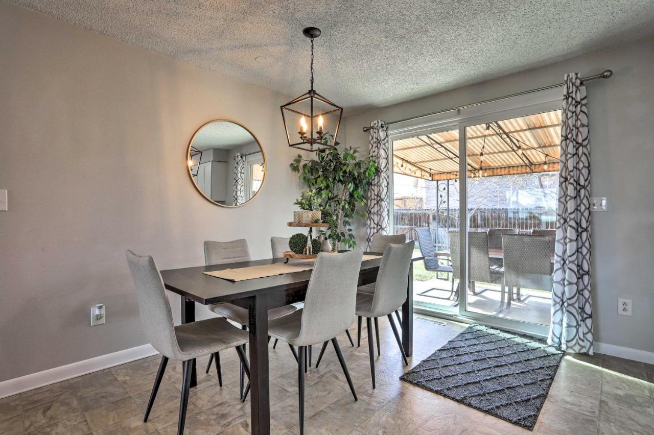 Duplex With Private Yard 3 Mi To Downtown Loveland! Kültér fotó